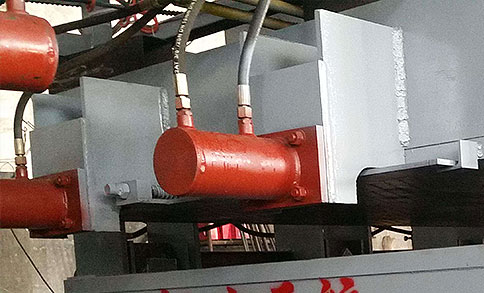 熱壓機側壓油缸